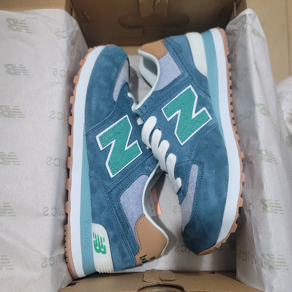 New Balance Woman's Shoes (Pre-Order)
